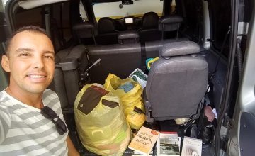 Doação de livros e Roupas destinados ao Centro Sorrir